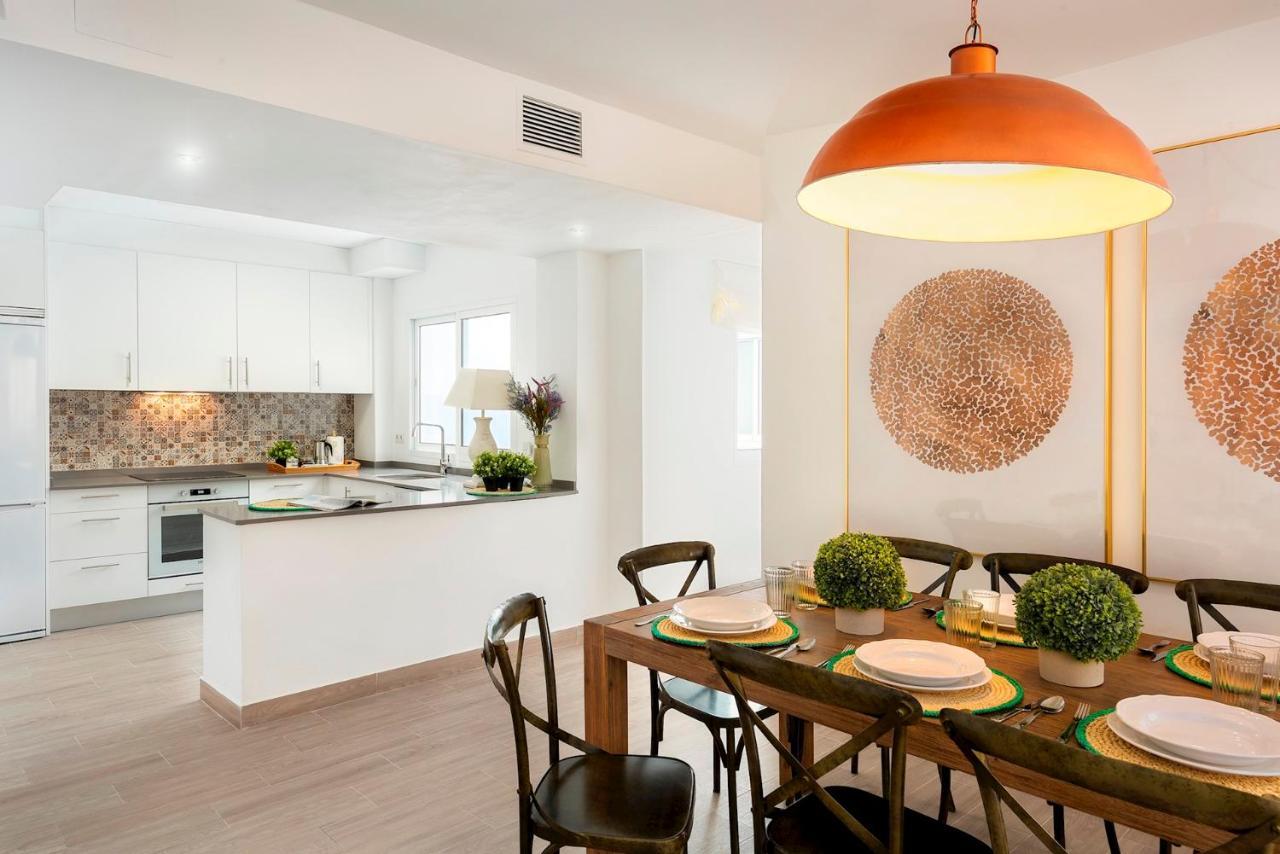 Genteel Home Plaza De Las Flores مالقة المظهر الخارجي الصورة