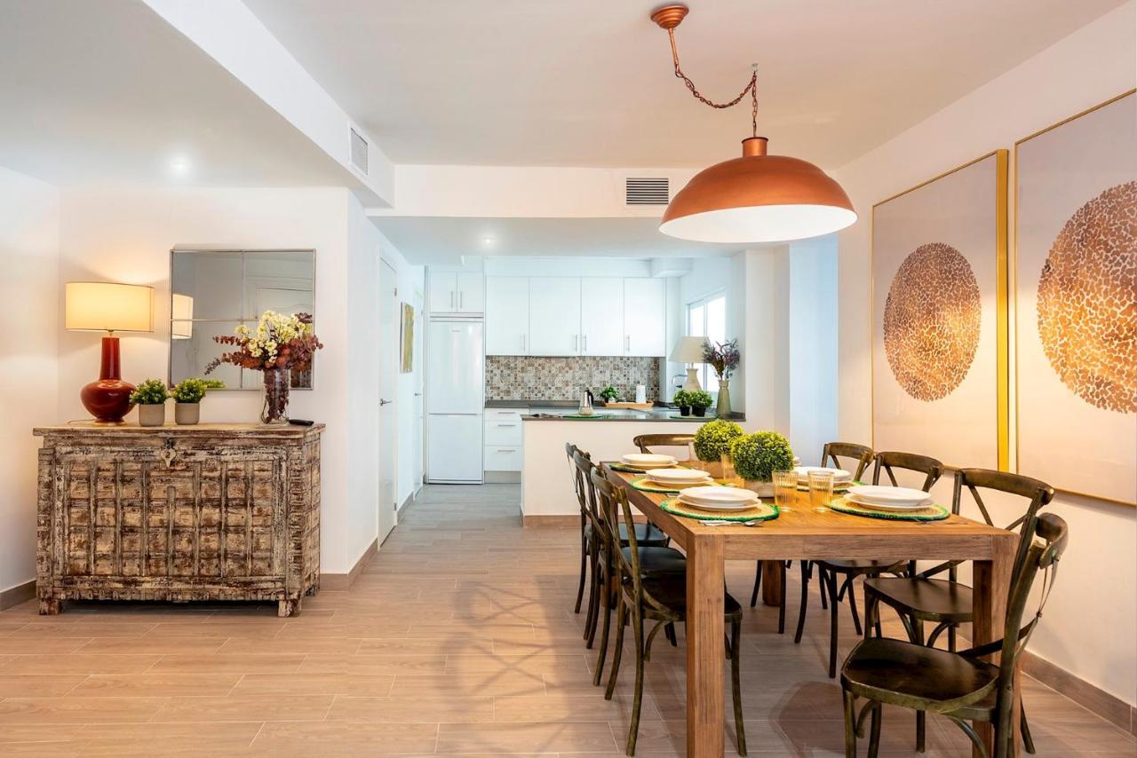 Genteel Home Plaza De Las Flores مالقة المظهر الخارجي الصورة